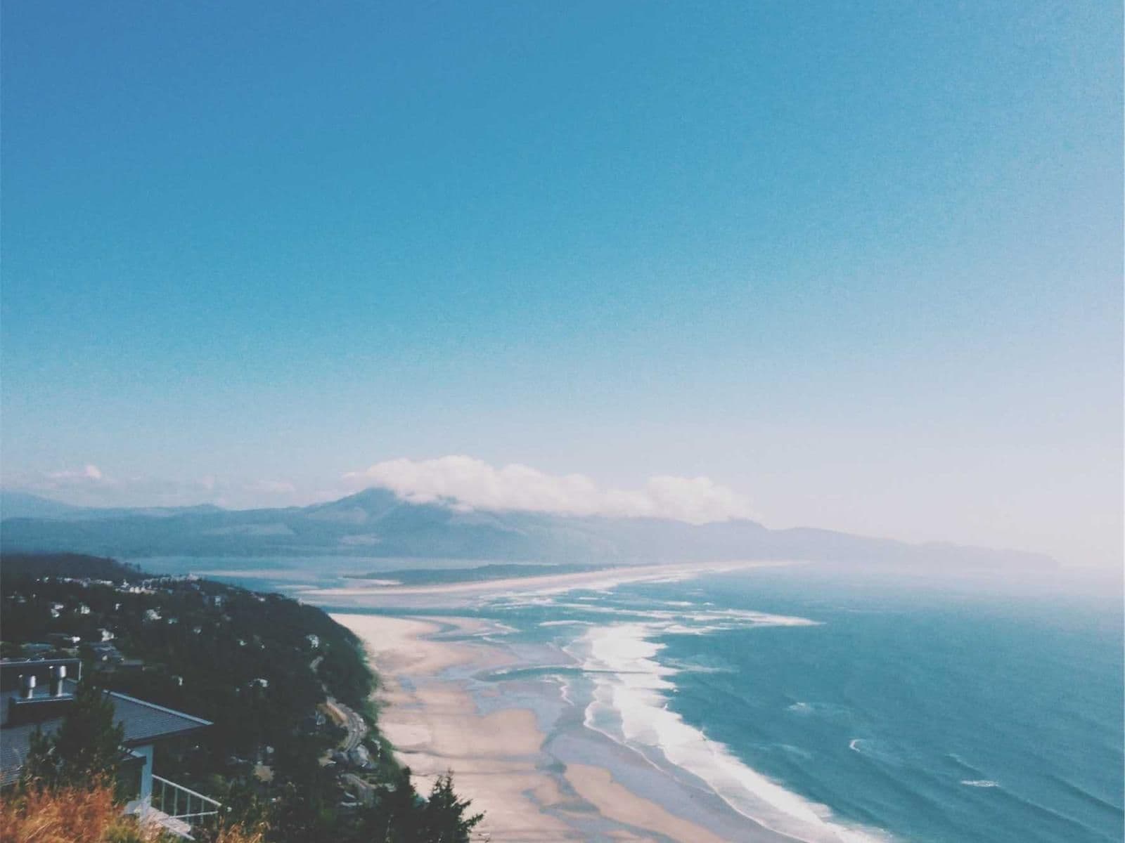 Tapis de pierre en contour de maison — Allier (03)